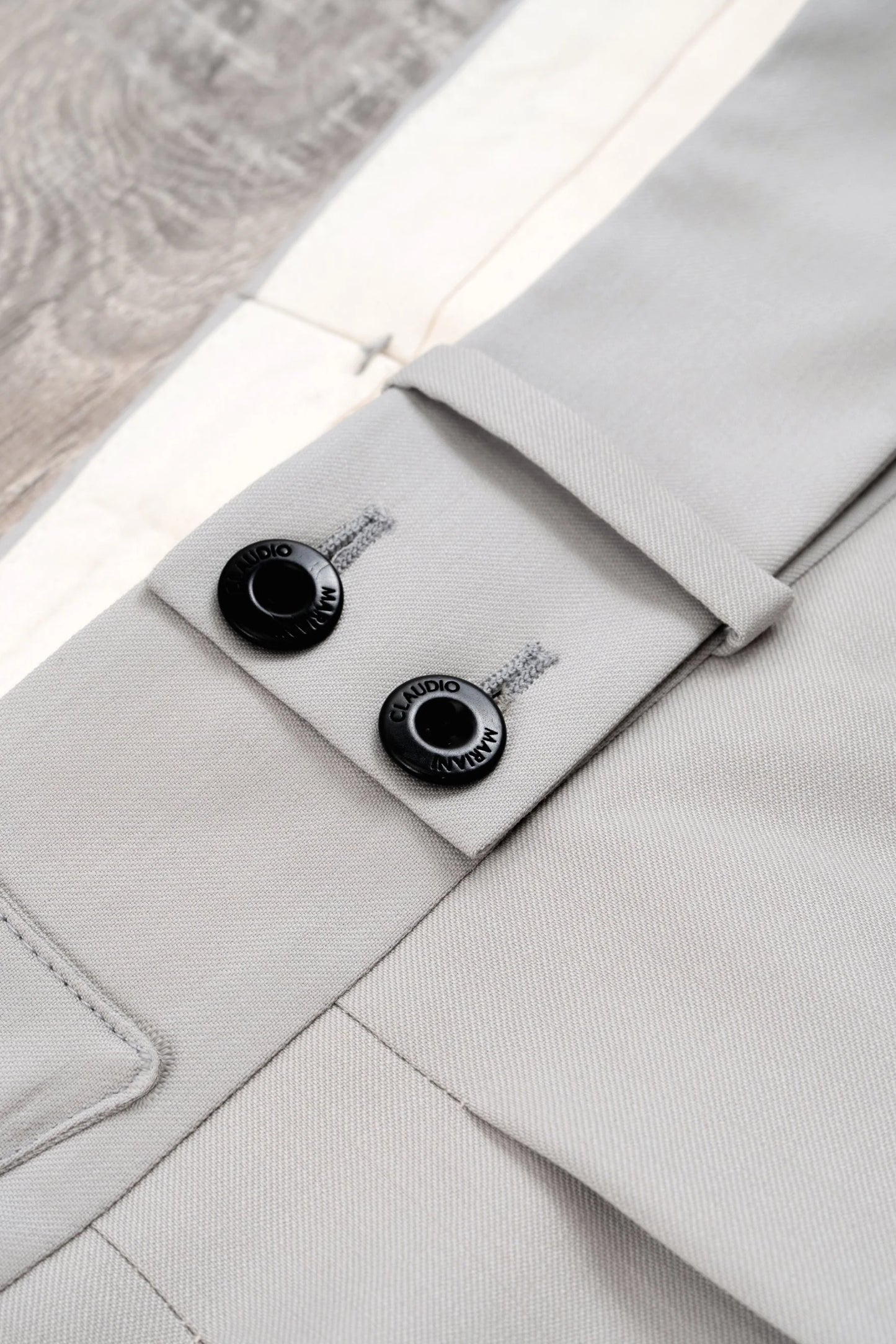 Pantalon en laine 130's gris clair quatre saisons
