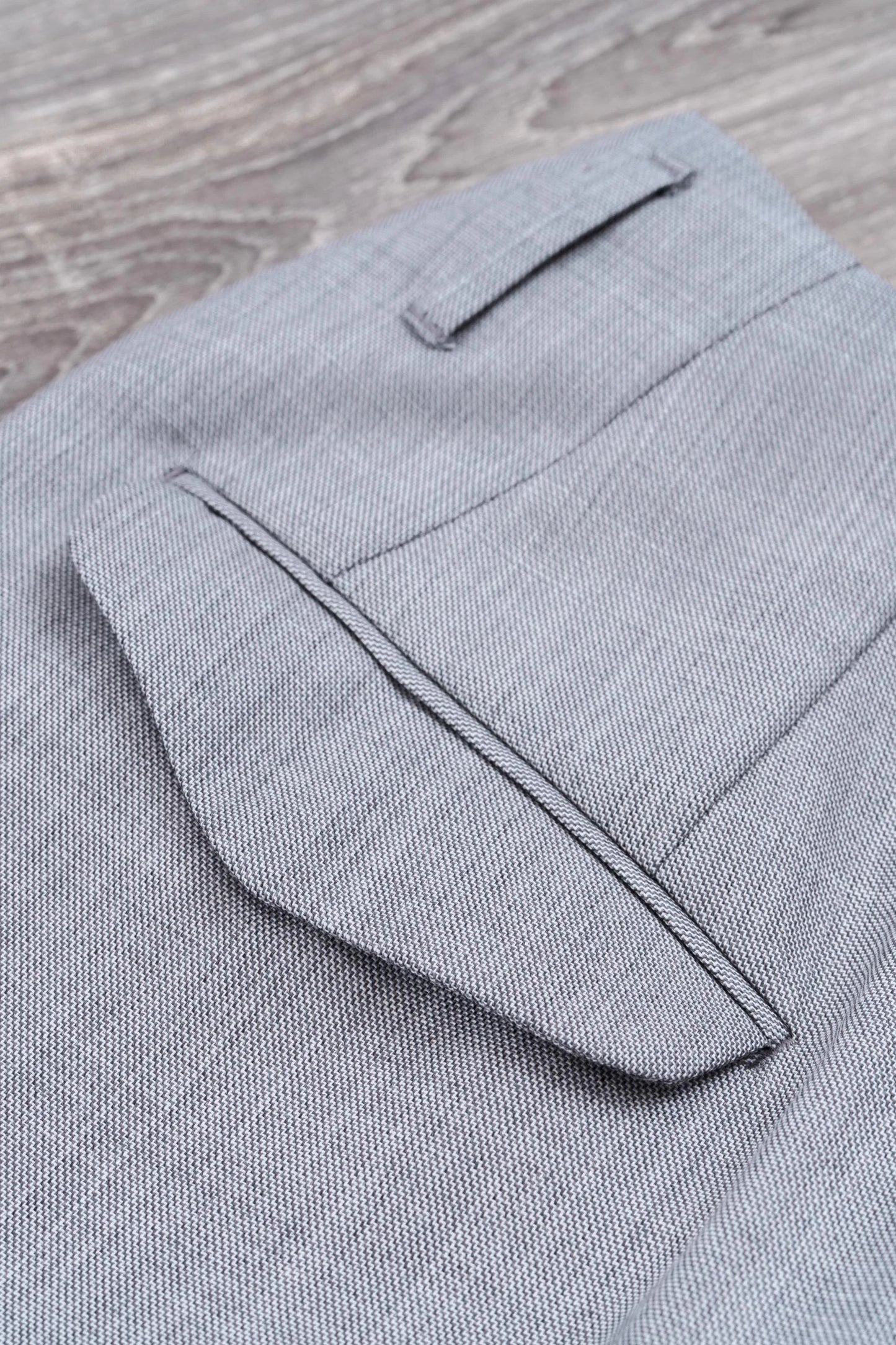 Pantalon en laine gris quatre saisons