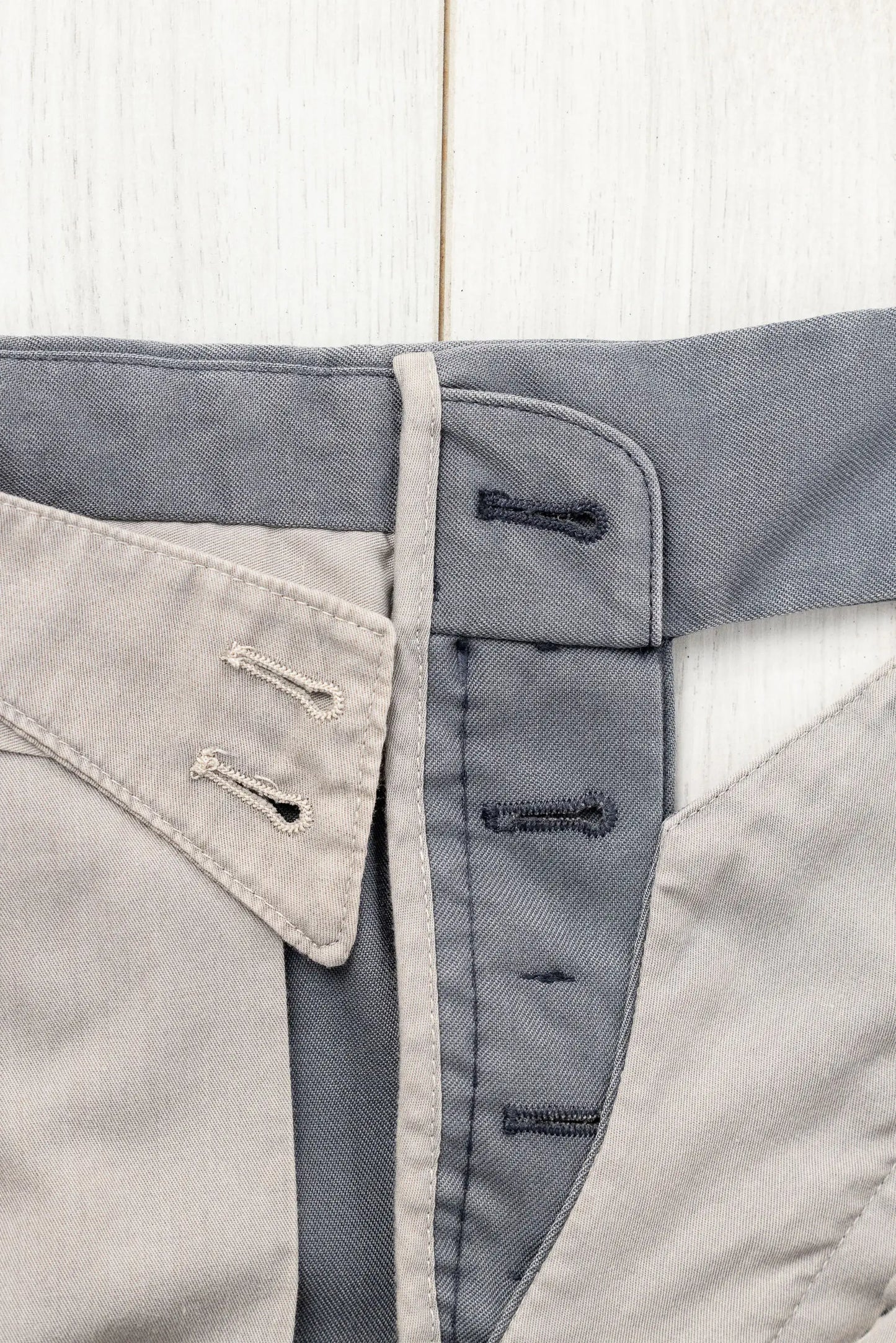 Chino Pants in 120's Wool Dye in Four Seasons Gray