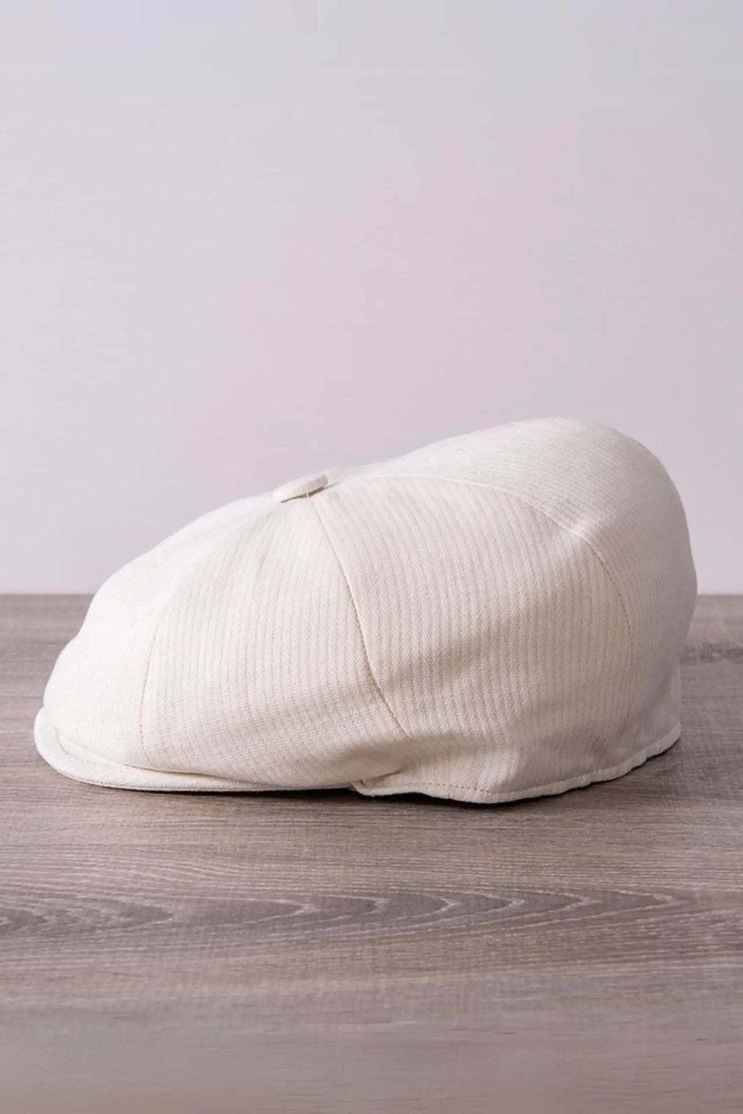 Casquette 8 Pans en Ivoire pour Toutes les Saisons