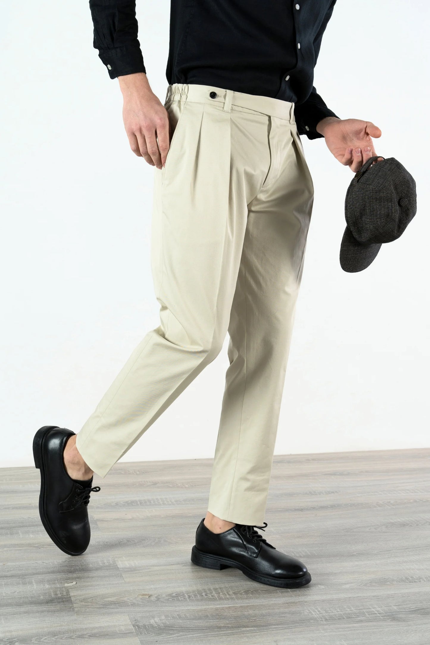 Pantaloni in cotone beige primavera estate