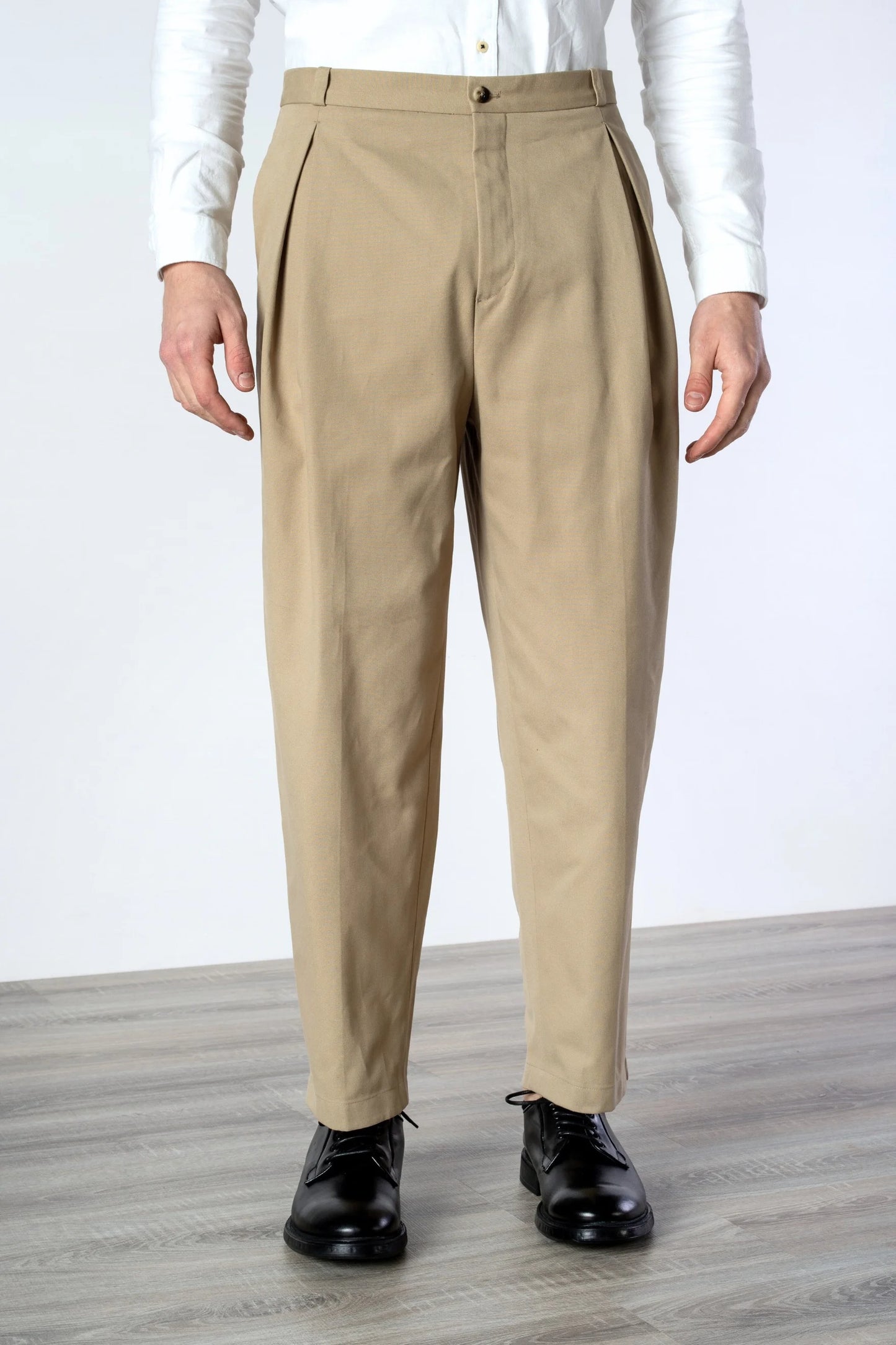 Four seasons beige cotton trousers