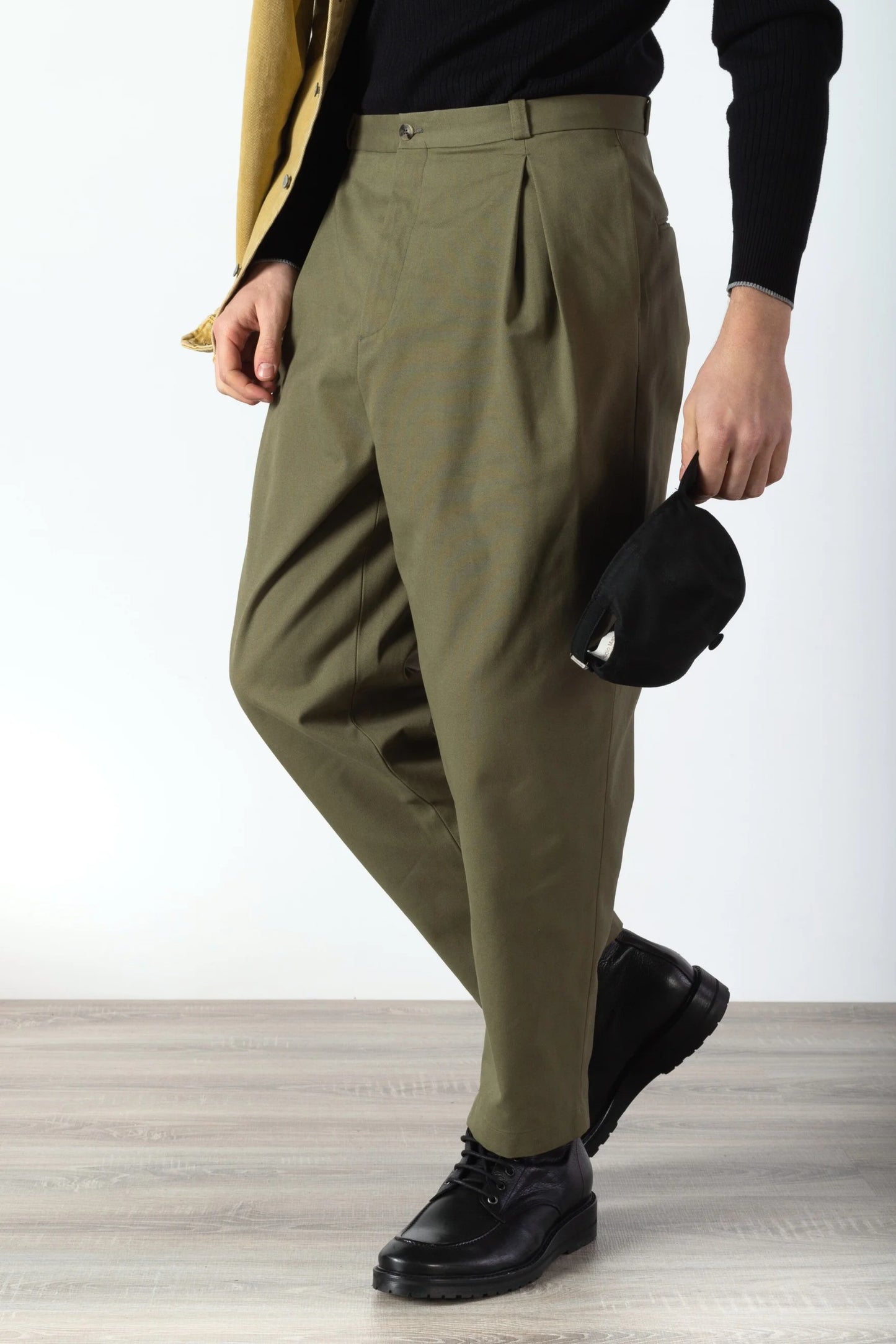 Four seasons green cotton trousers