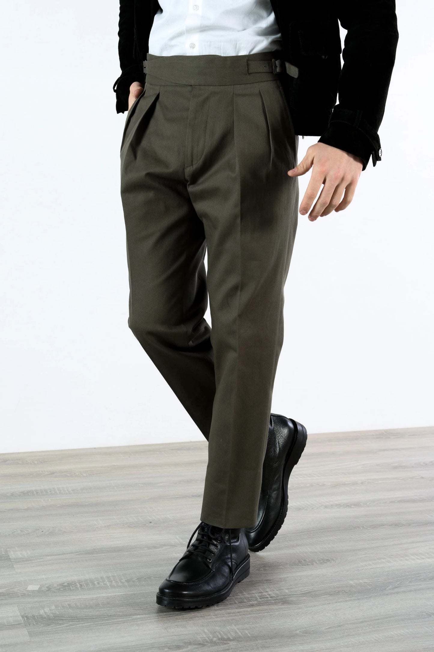 Trousers in four-season green cotton