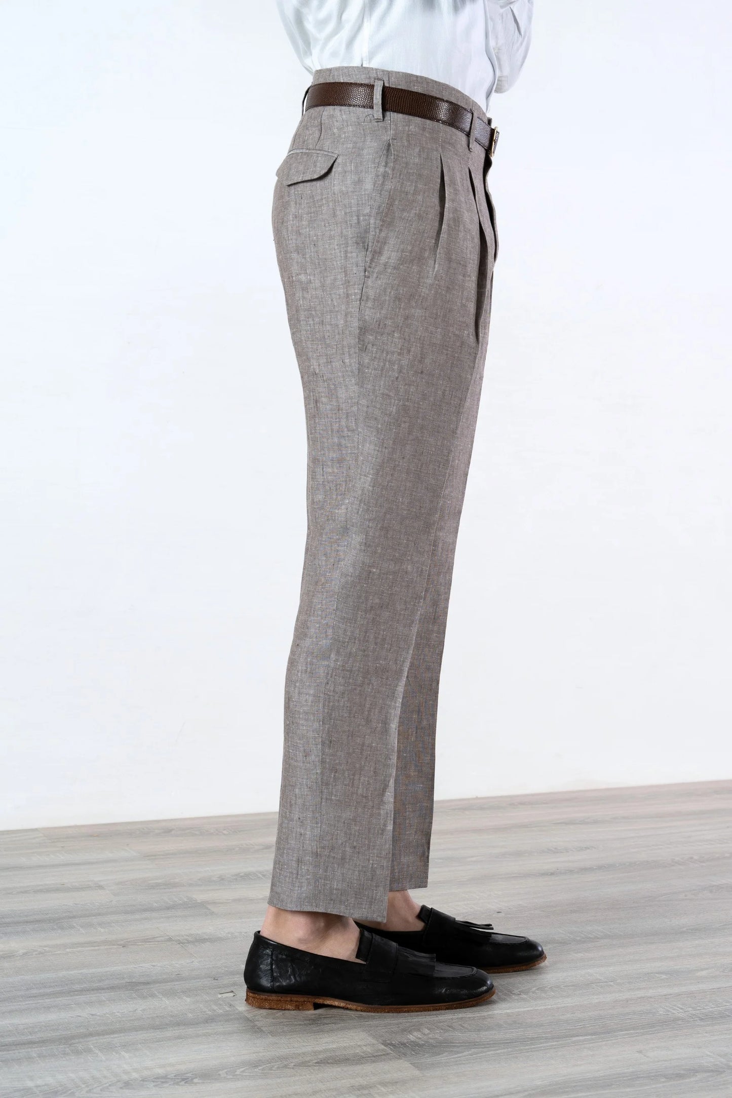 Pantaloni in lino marrone primavera estate