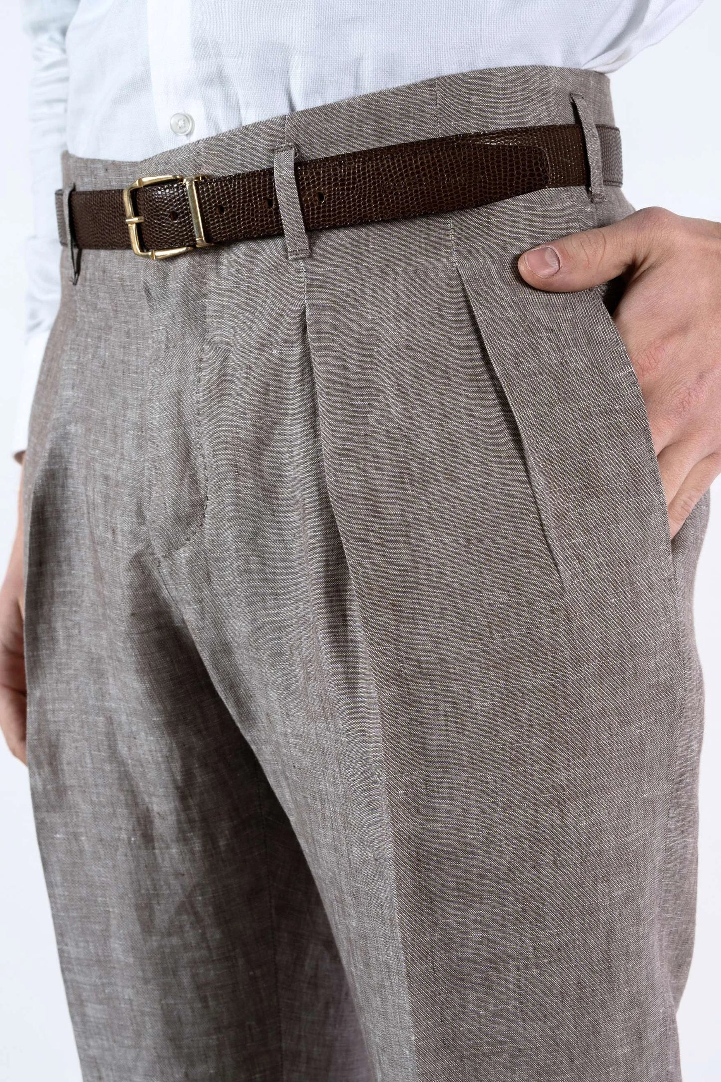 Pantaloni in lino marrone primavera estate