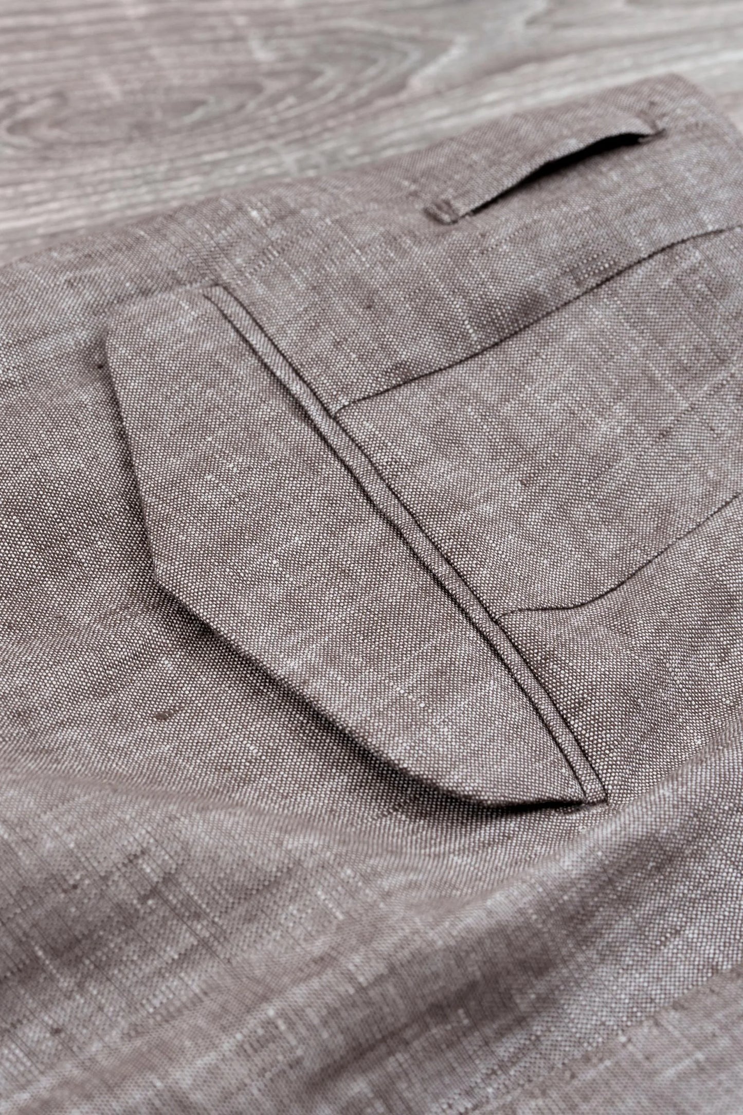 Pantaloni in lino marrone primavera estate