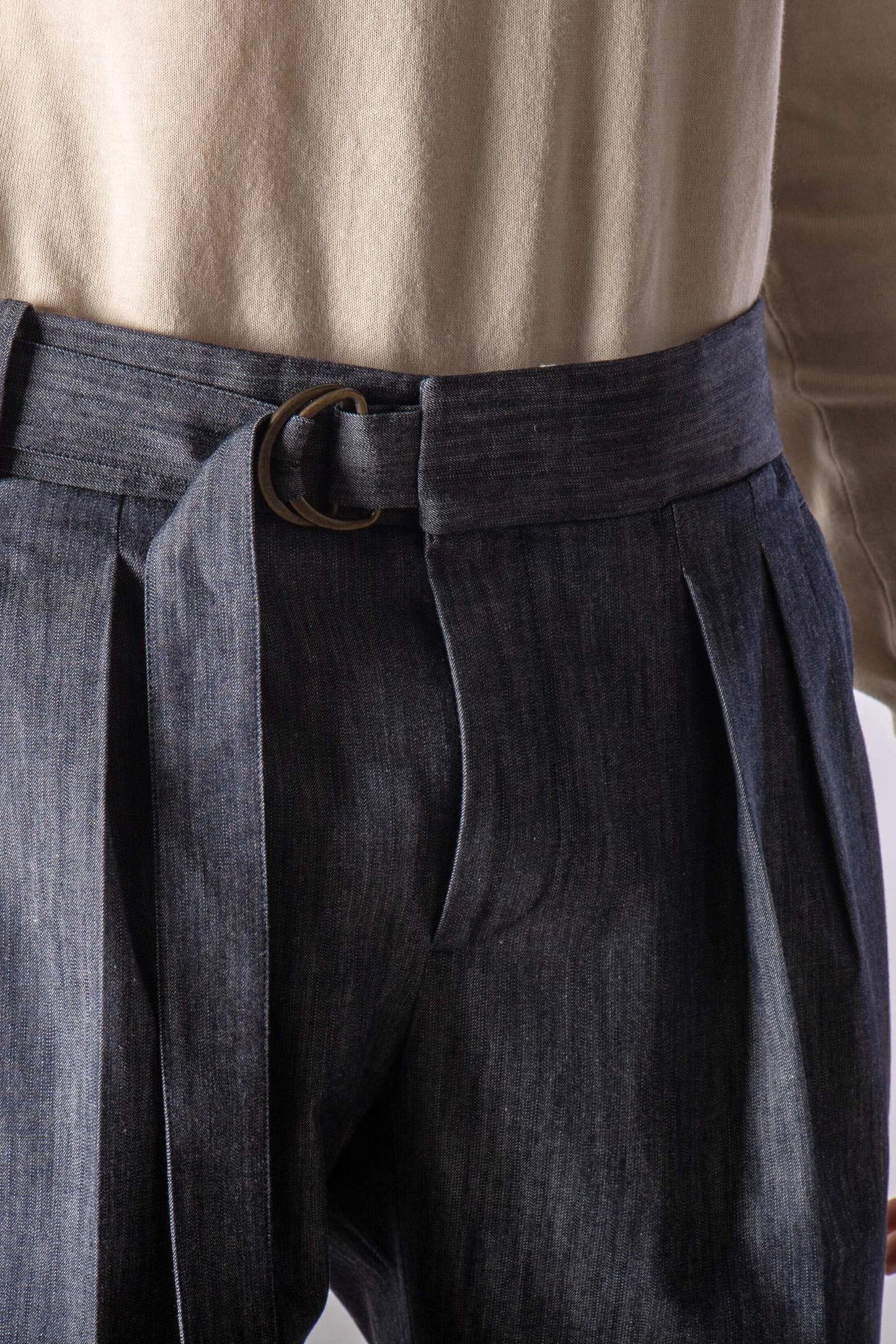 Pantaloni in denim blu quattro stagioni