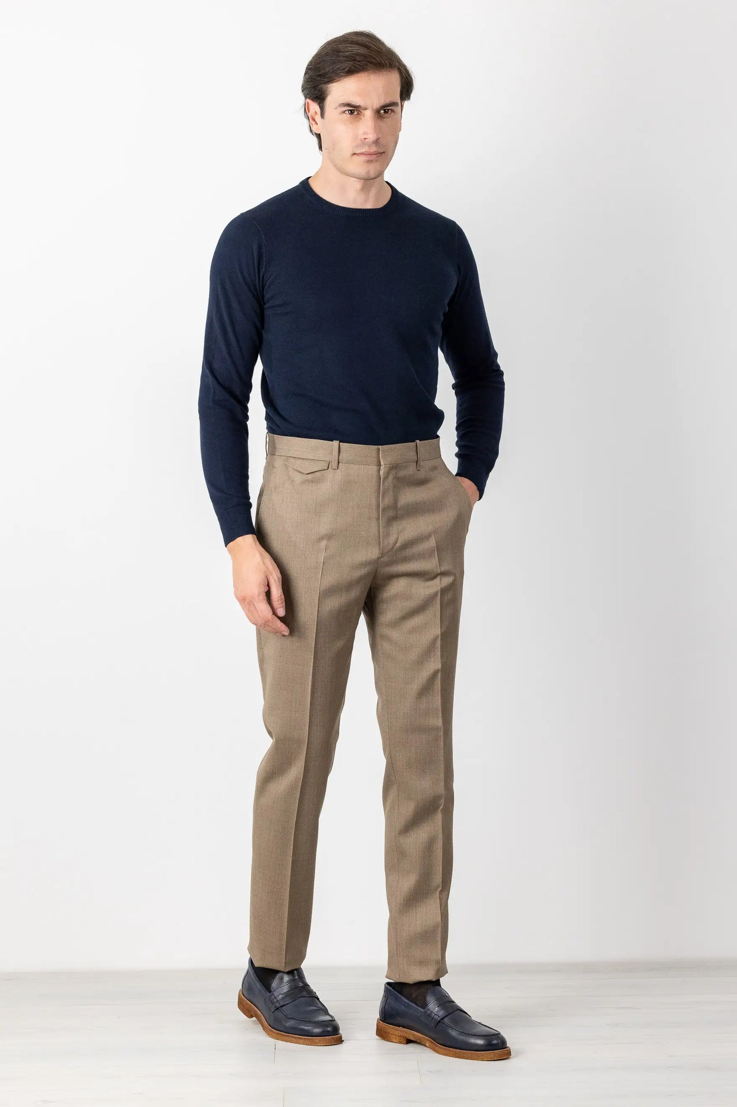 Pantaloni in lana beige quattro stagioni