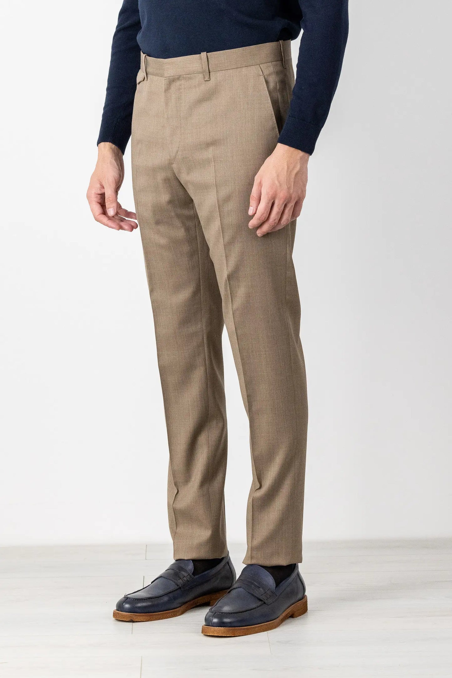 Pantaloni in lana beige quattro stagioni