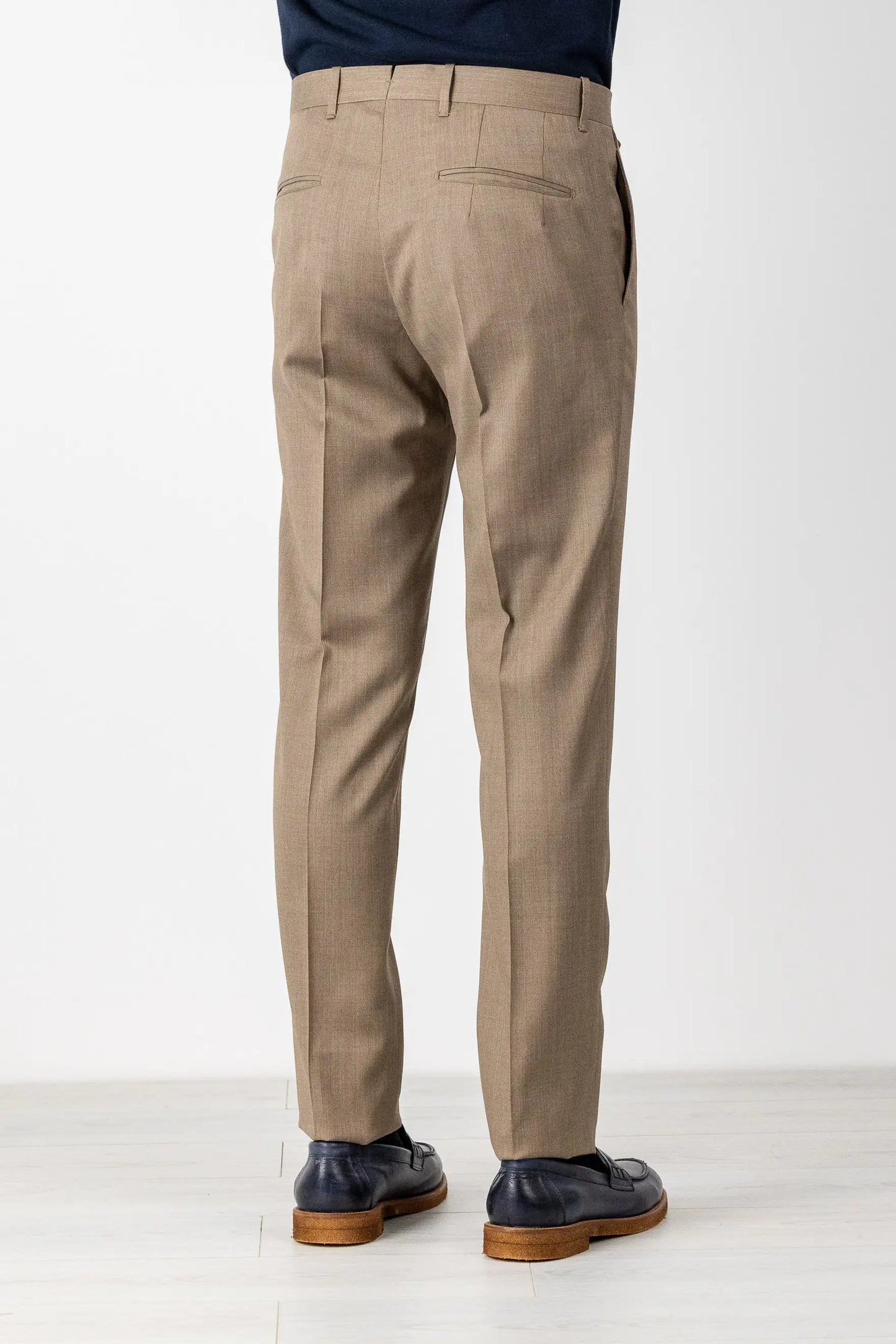 Pantaloni in lana beige quattro stagioni